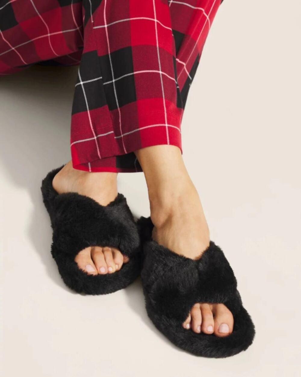 Soma Women’s Size 10-11 Black Faux Fur Crossband Open Toe Slippers